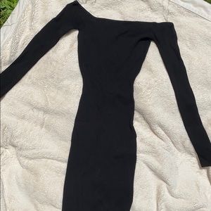 Black off the shoulder open back body con dress